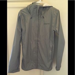 Women’s Patagonia Rain coat Gray M